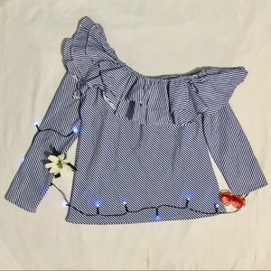 Top blouse blue and white stripes.